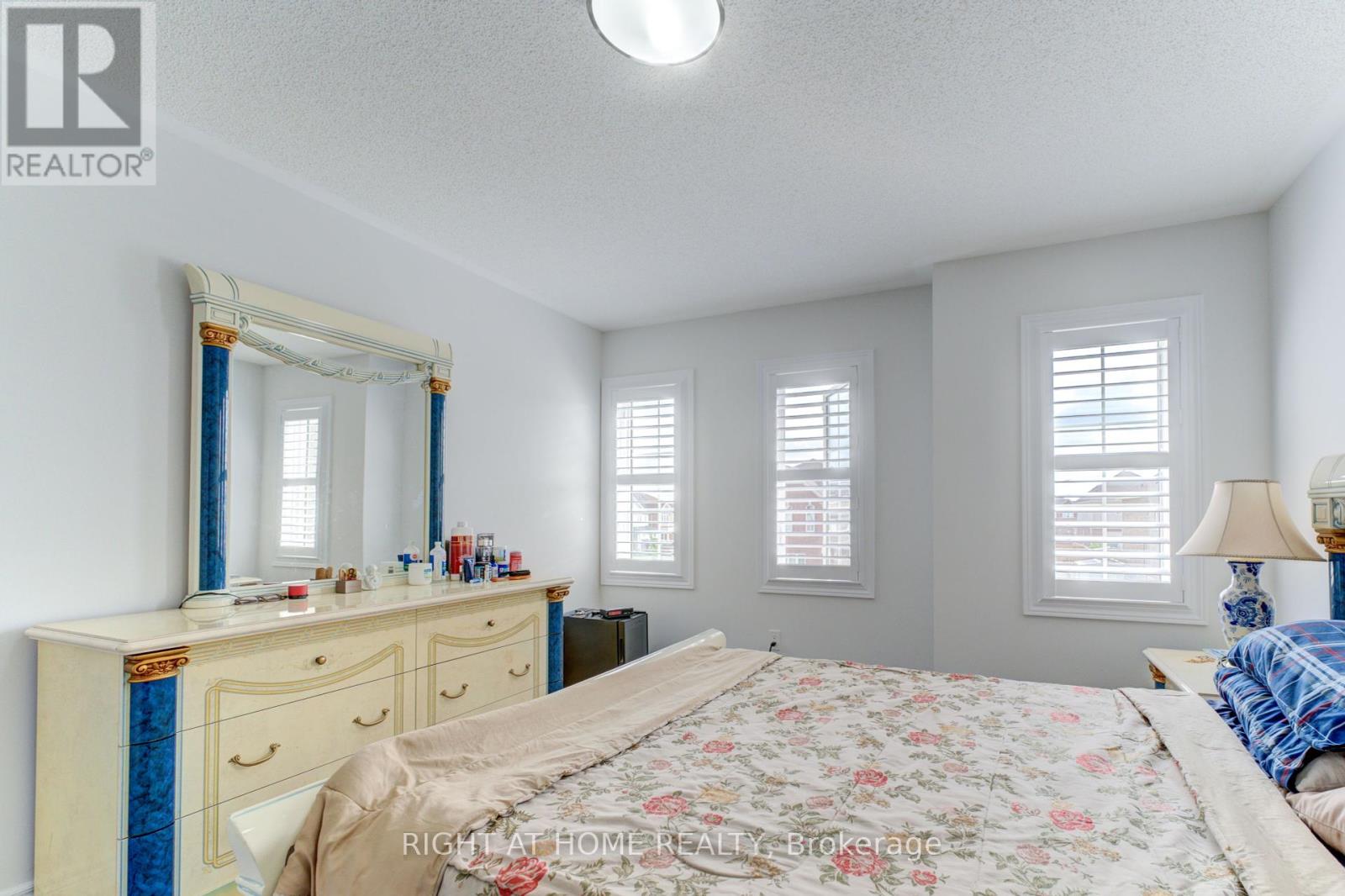 39 Drake Avenue, Brant, Ontario  N3L 0H9 - Photo 15 - X12426032