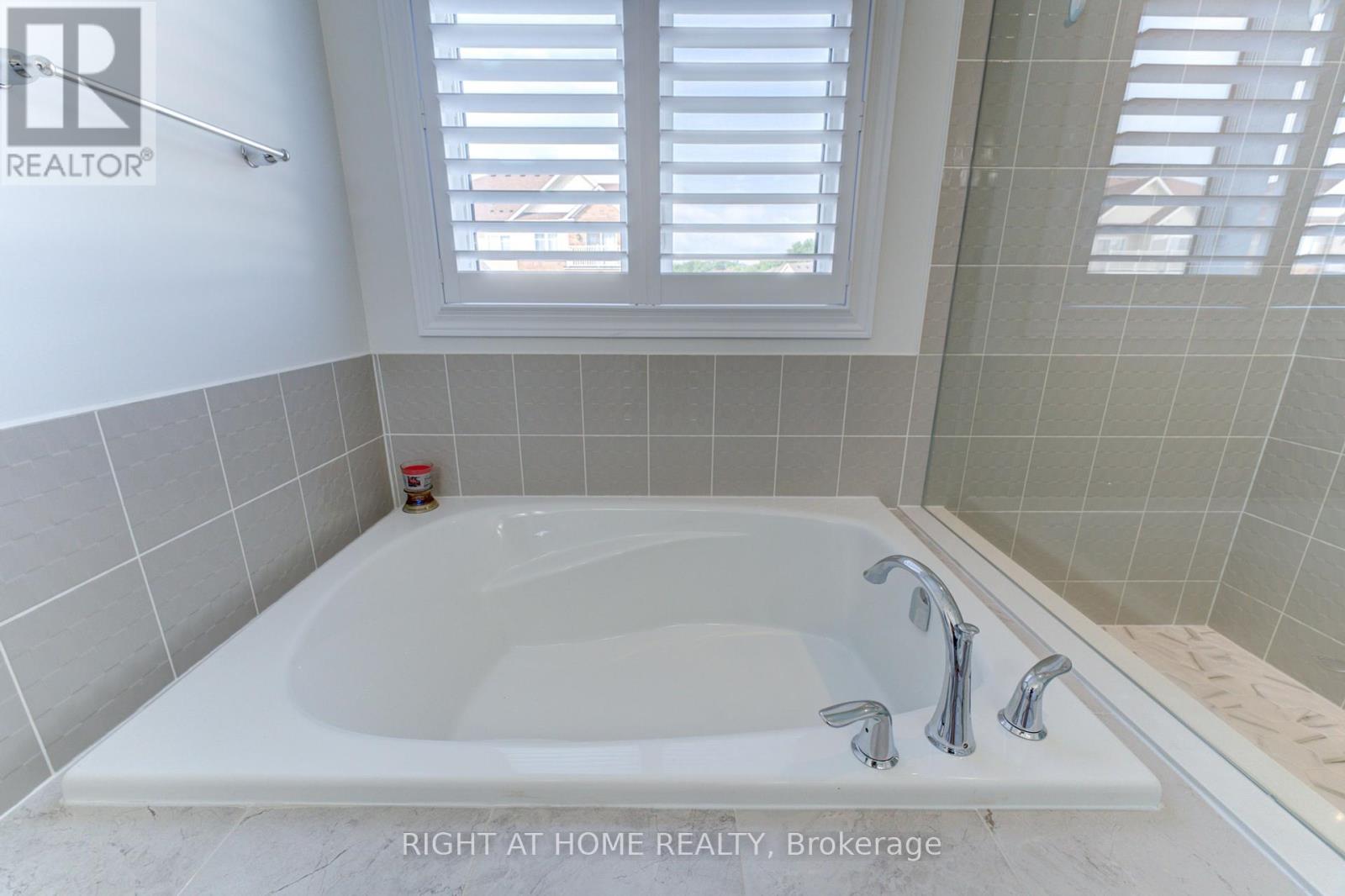 39 Drake Avenue, Brant, Ontario  N3L 0H9 - Photo 22 - X12426032