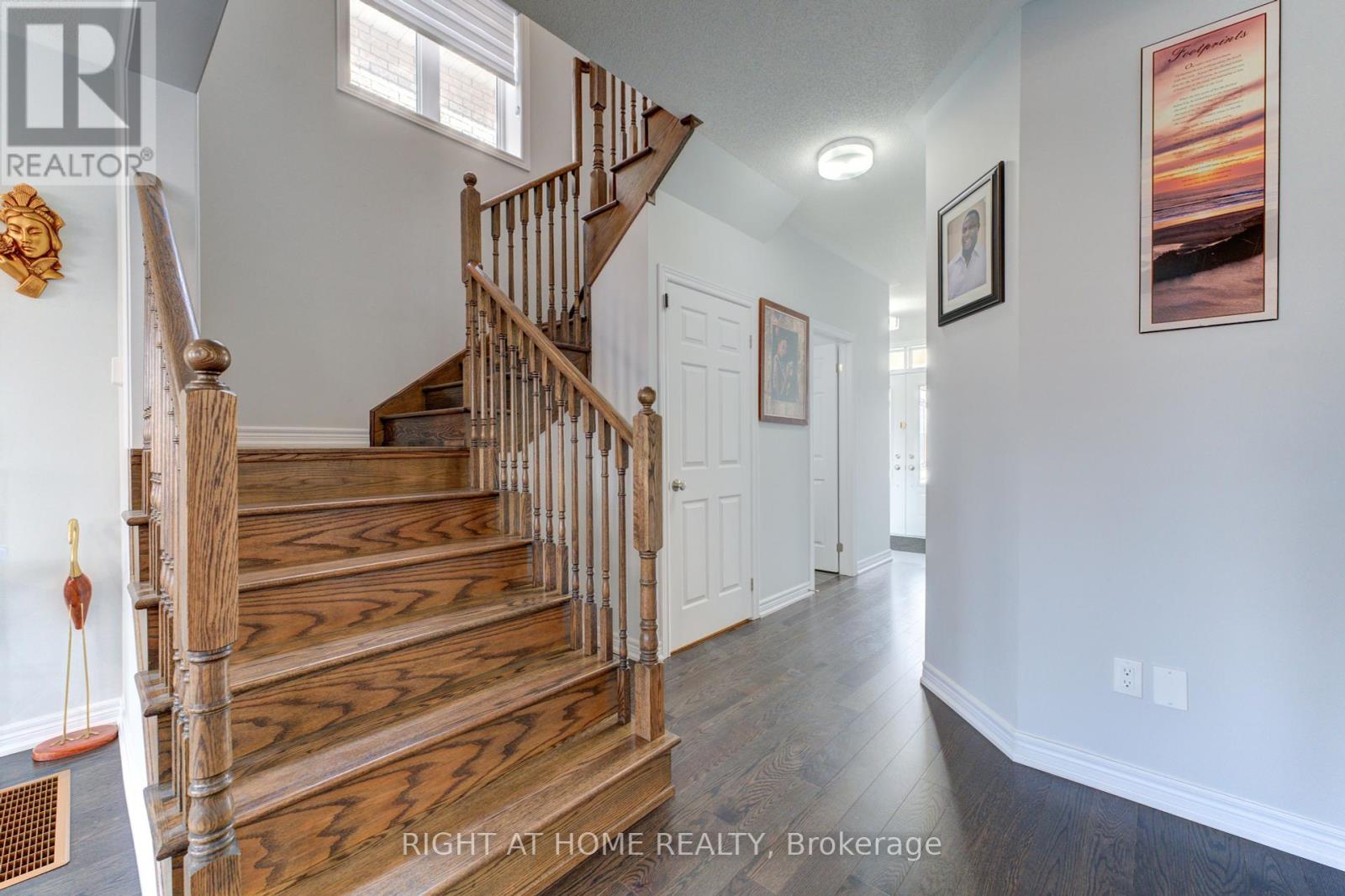 39 Drake Avenue, Brant, Ontario  N3L 0H9 - Photo 4 - X12426032