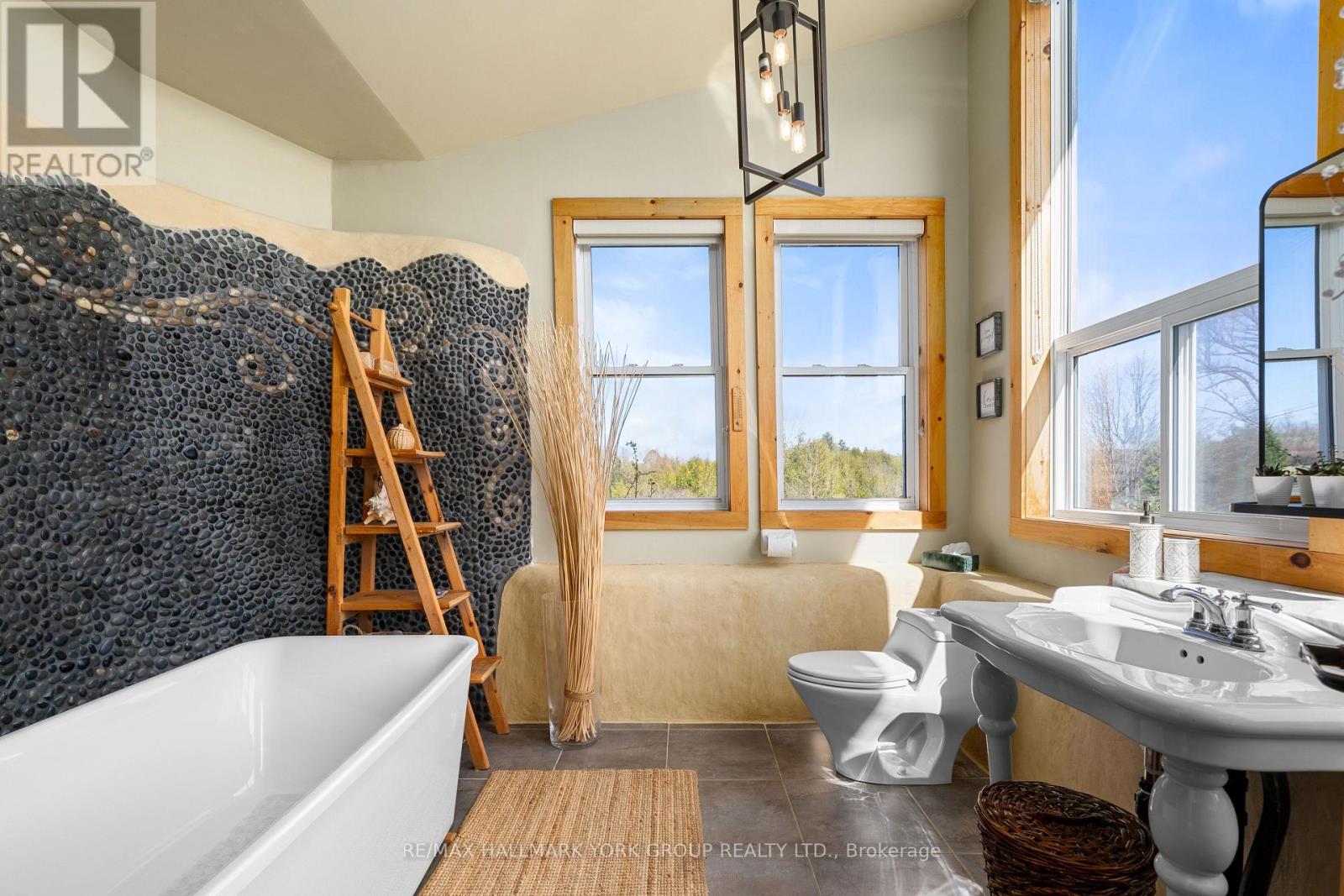 1375 Queensborough Road, Madoc, Ontario  K0K 2K0 - Photo 21 - X12426035