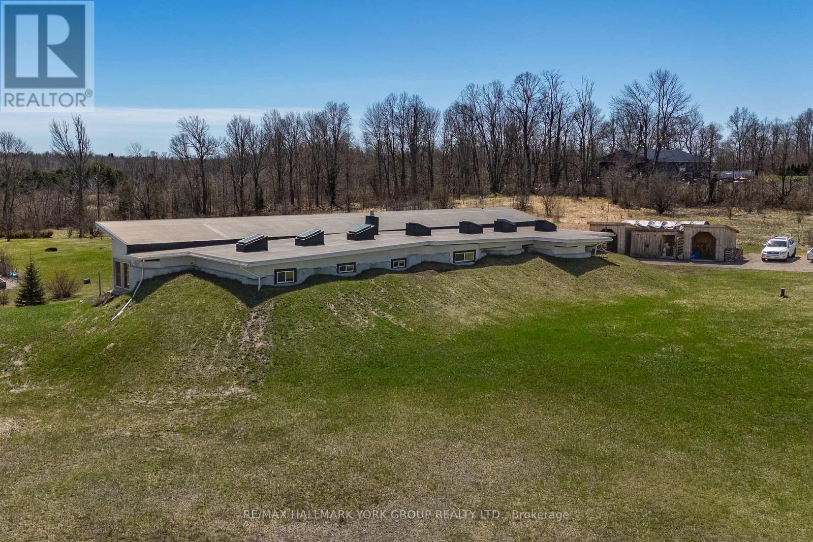1375 Queensborough Road, Madoc, Ontario  K0K 2K0 - Photo 5 - X12426035