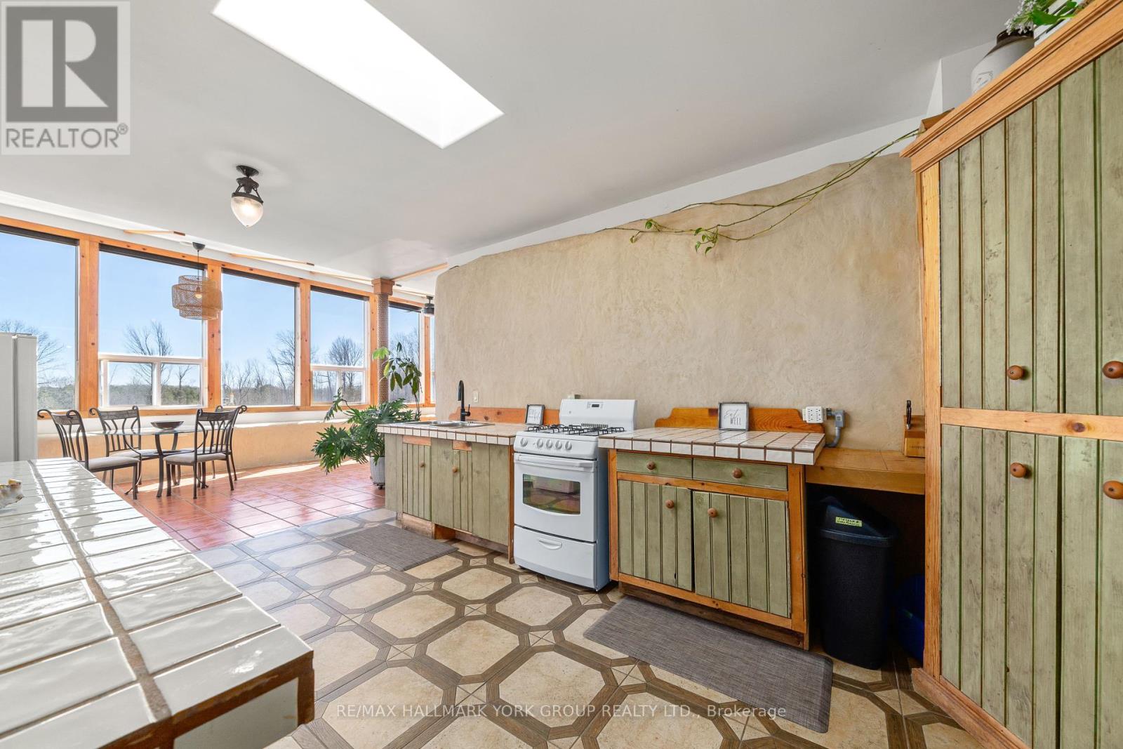 1375 Queensborough Road, Madoc, Ontario  K0K 2K0 - Photo 9 - X12426035
