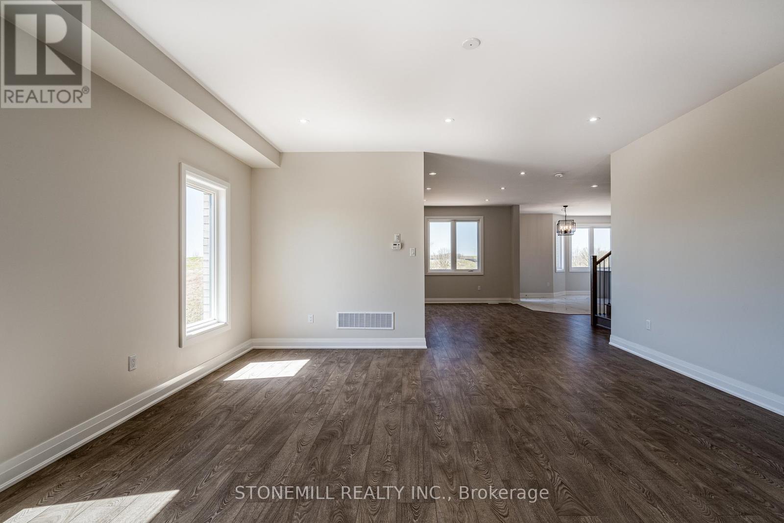 229 Midland Place, Welland, Ontario  L3B 0H4 - Photo 10 - X12426049