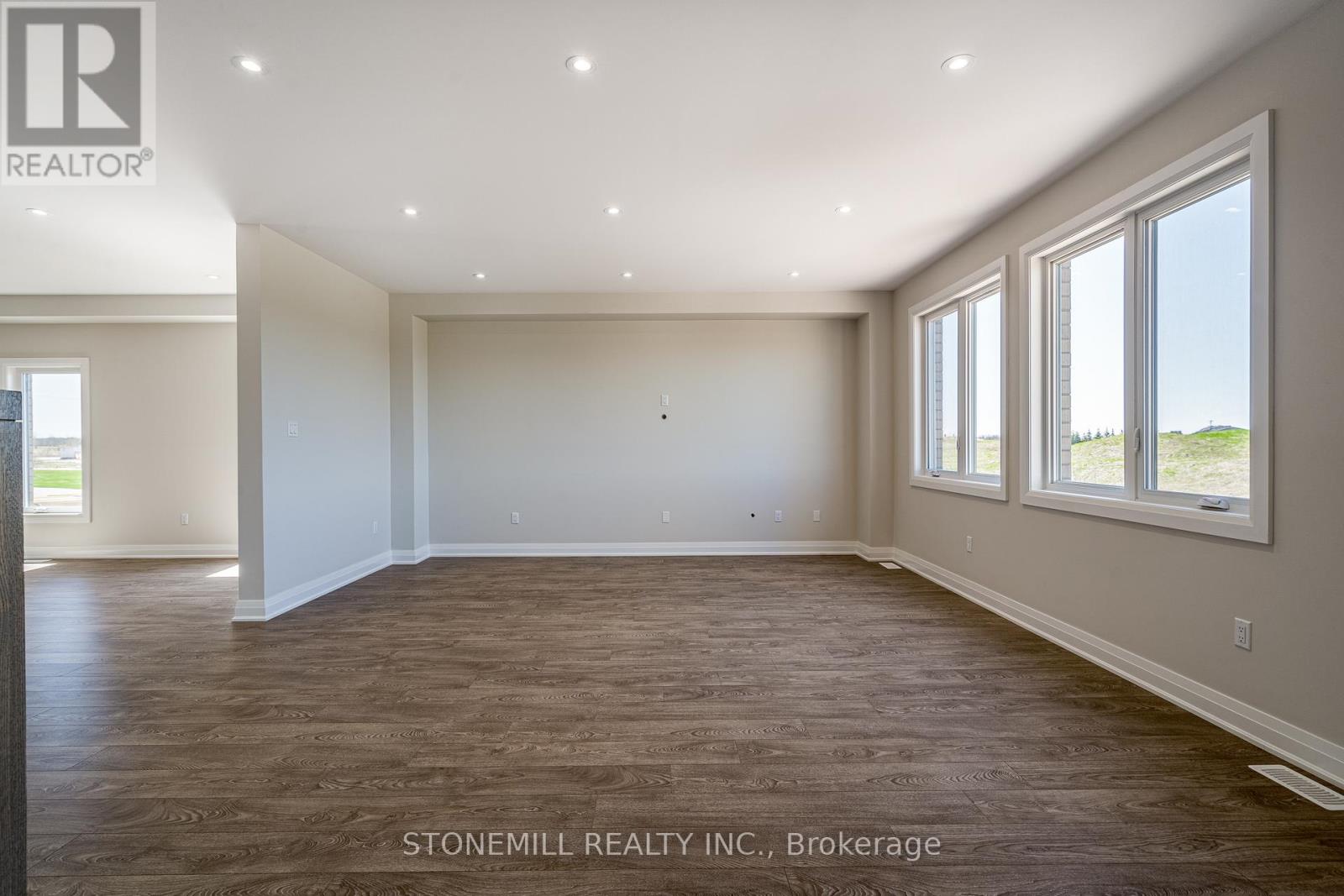 229 Midland Place, Welland, Ontario  L3B 0H4 - Photo 11 - X12426049