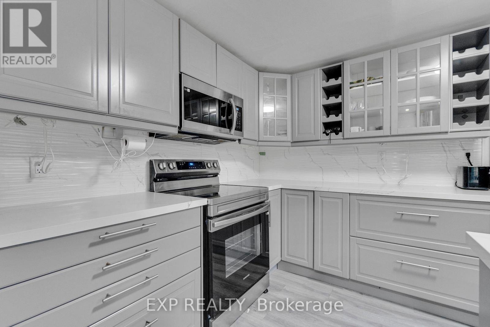23 Lyndhurst Street, Hamilton, Ontario  L8L 7G9 - Photo 13 - X12426054