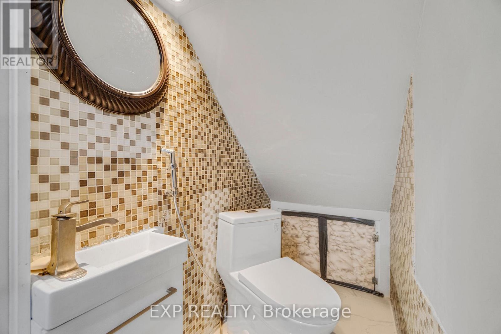 23 Lyndhurst Street, Hamilton, Ontario  L8L 7G9 - Photo 14 - X12426054