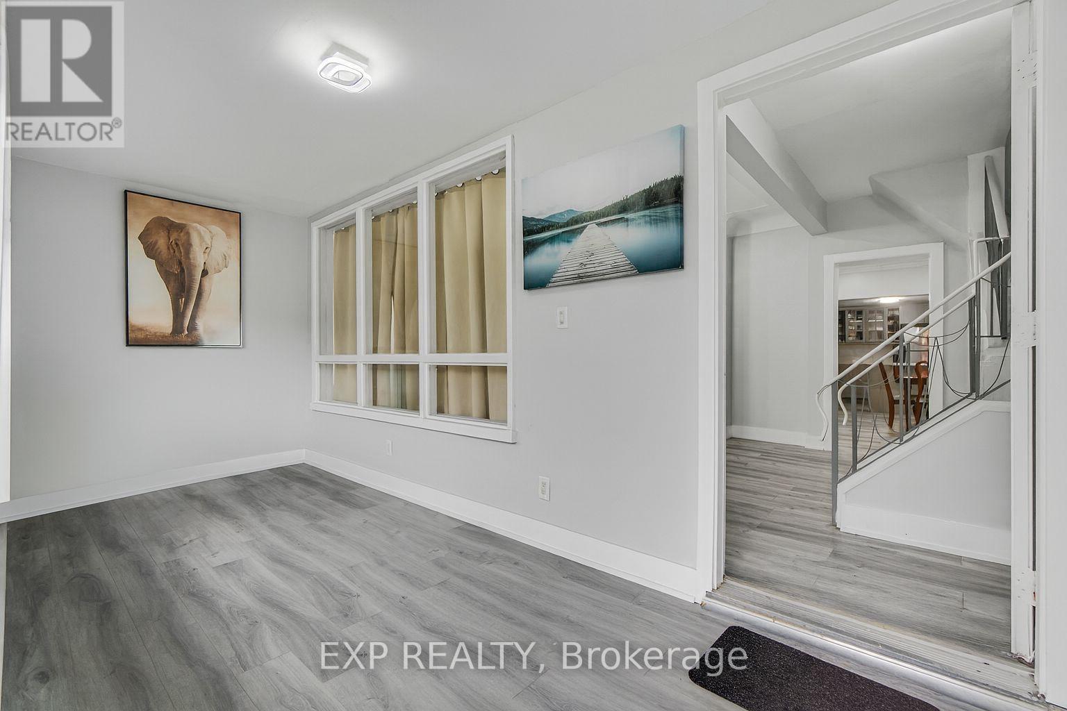 23 Lyndhurst Street, Hamilton, Ontario  L8L 7G9 - Photo 4 - X12426054