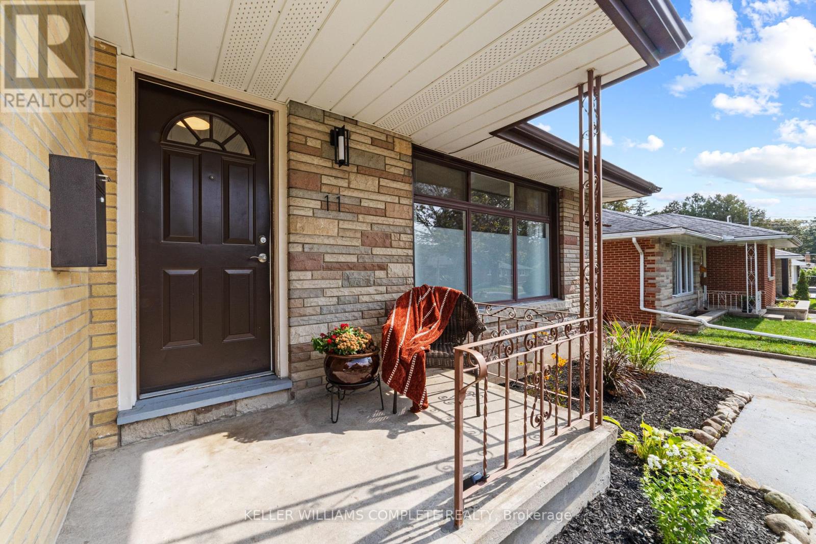 Property at 11 CALGARY AVENUE image 2