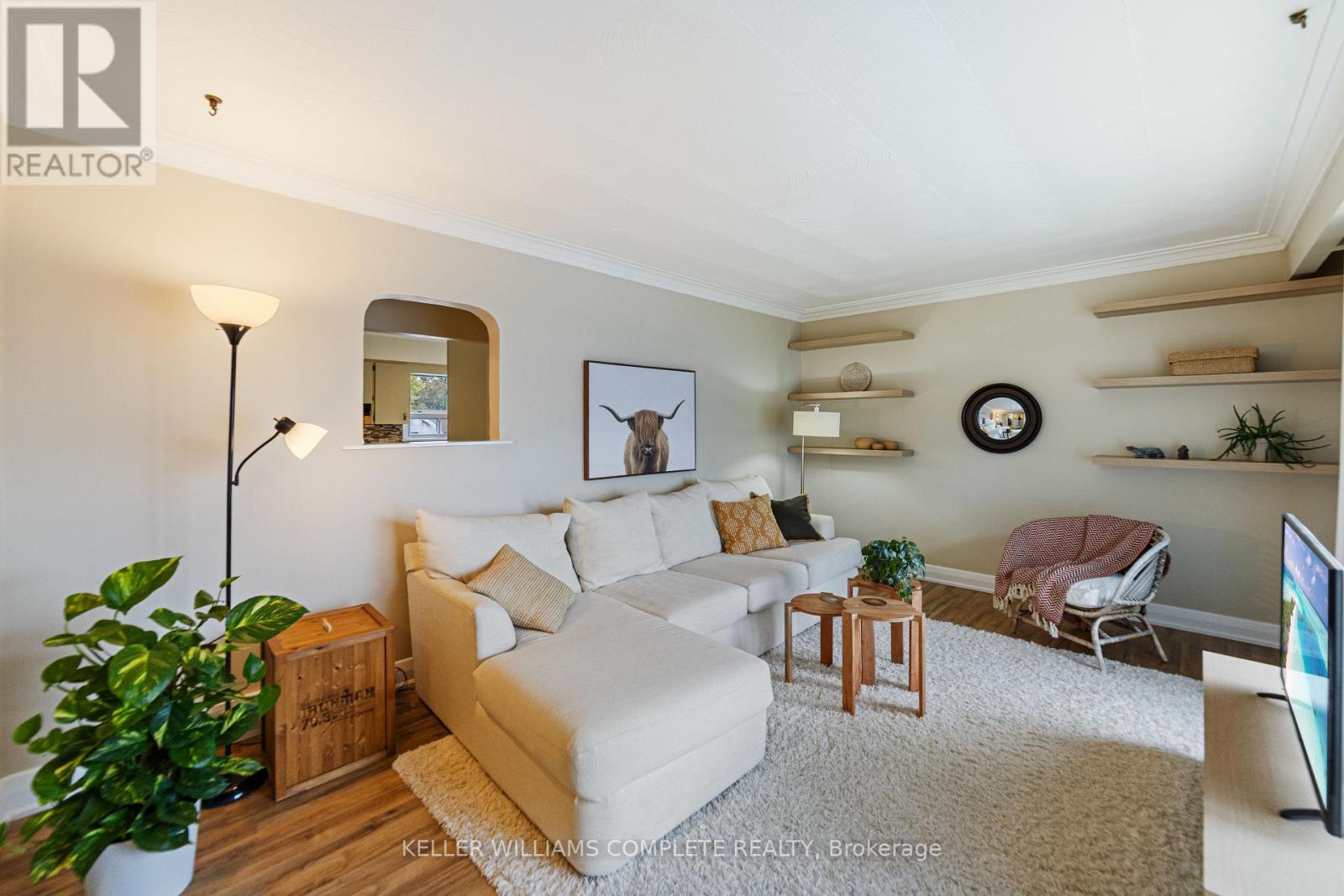 Property at 11 CALGARY AVENUE image 3