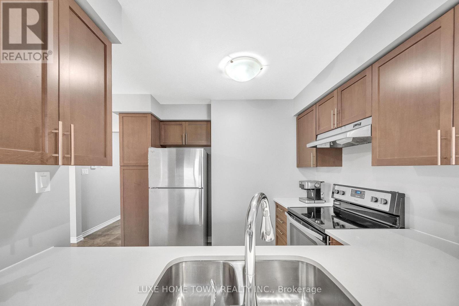 77 Westminster Crescent, Centre Wellington, Ontario  N1M 0C4 - Photo 14 - X12426082