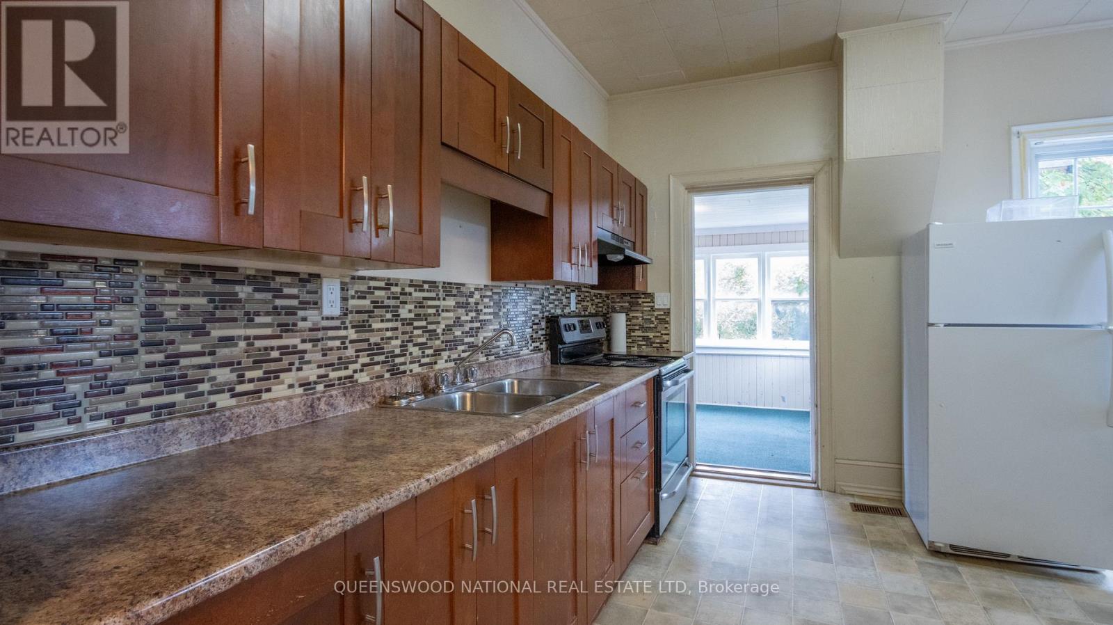 17 Bay Street N, Madawaska Valley, Ontario  K0J 1B0 - Photo 12 - X12122782