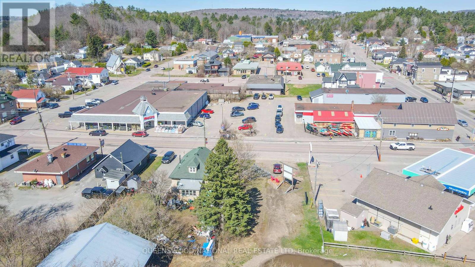 17 Bay Street N, Madawaska Valley, Ontario  K0J 1B0 - Photo 6 - X12122782