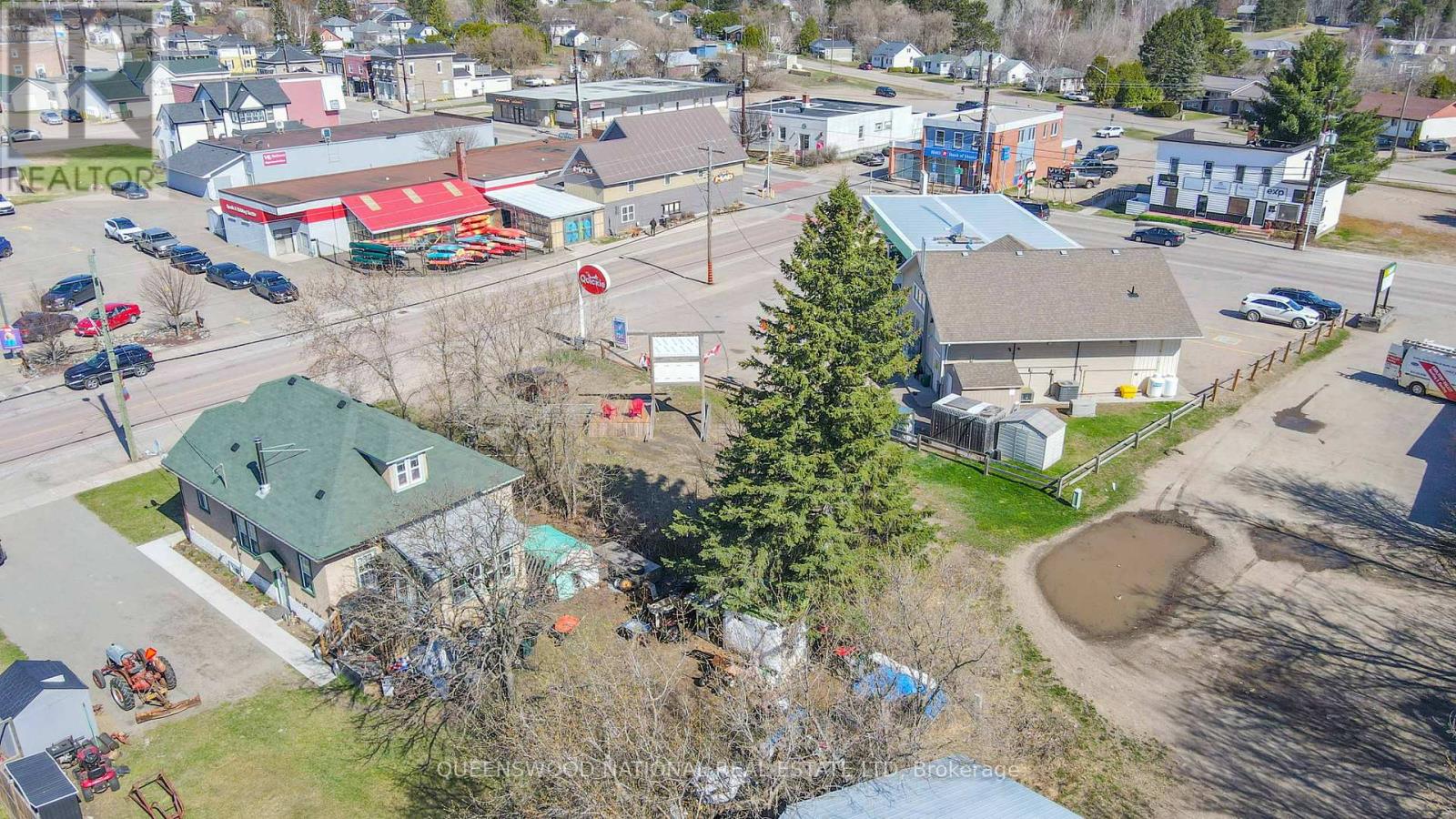 17 Bay Street N, Madawaska Valley, Ontario  K0J 1B0 - Photo 4 - X12122782