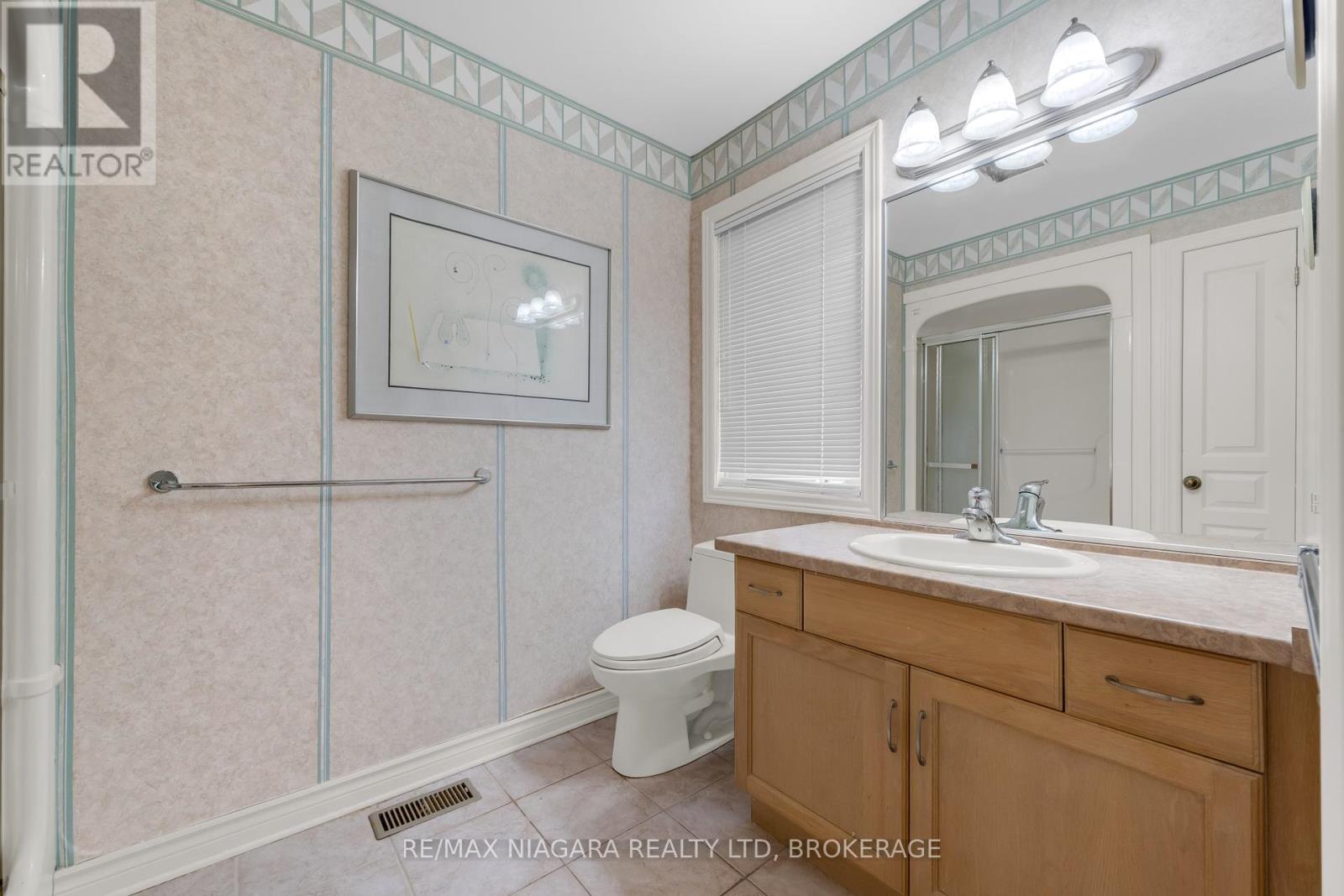 40 Frontier Drive, Niagara-On-The-Lake, Ontario  L0S 1J0 - Photo 19 - X12425600