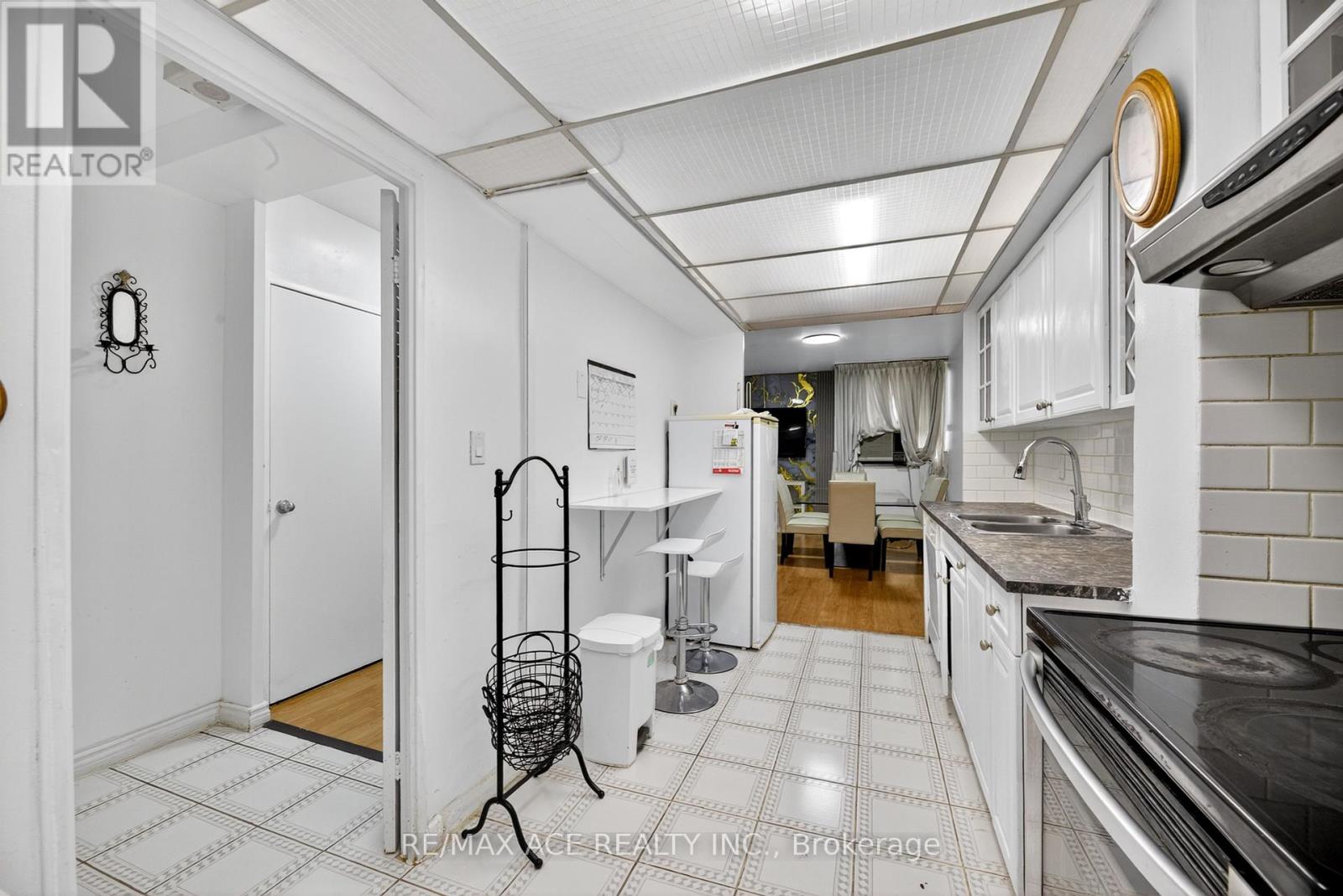 303 - 10 Crescent Town Road, Toronto, Ontario  M4C 5L3 - Photo 9 - E12424763