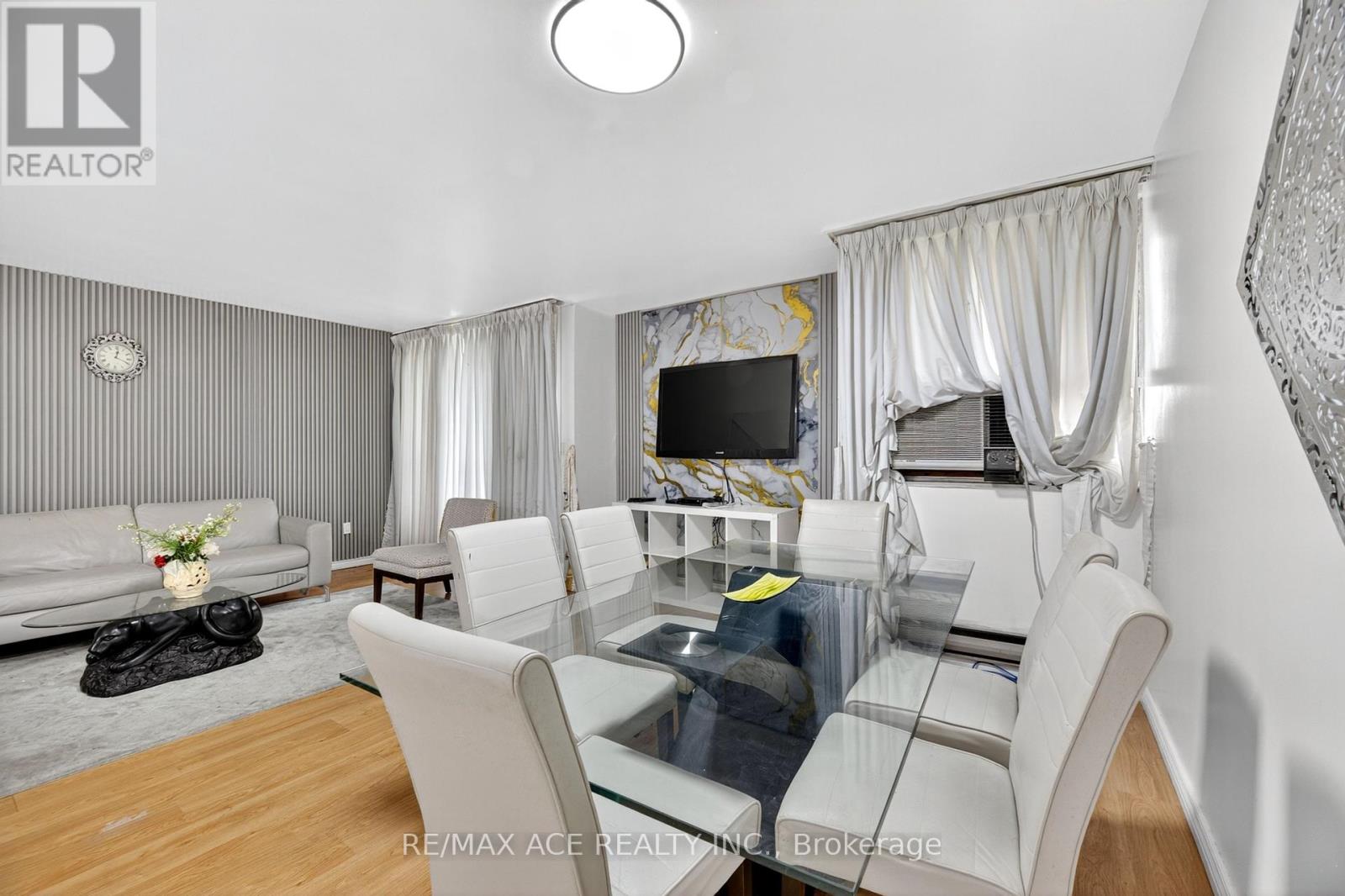 303 - 10 Crescent Town Road, Toronto, Ontario  M4C 5L3 - Photo 15 - E12424763