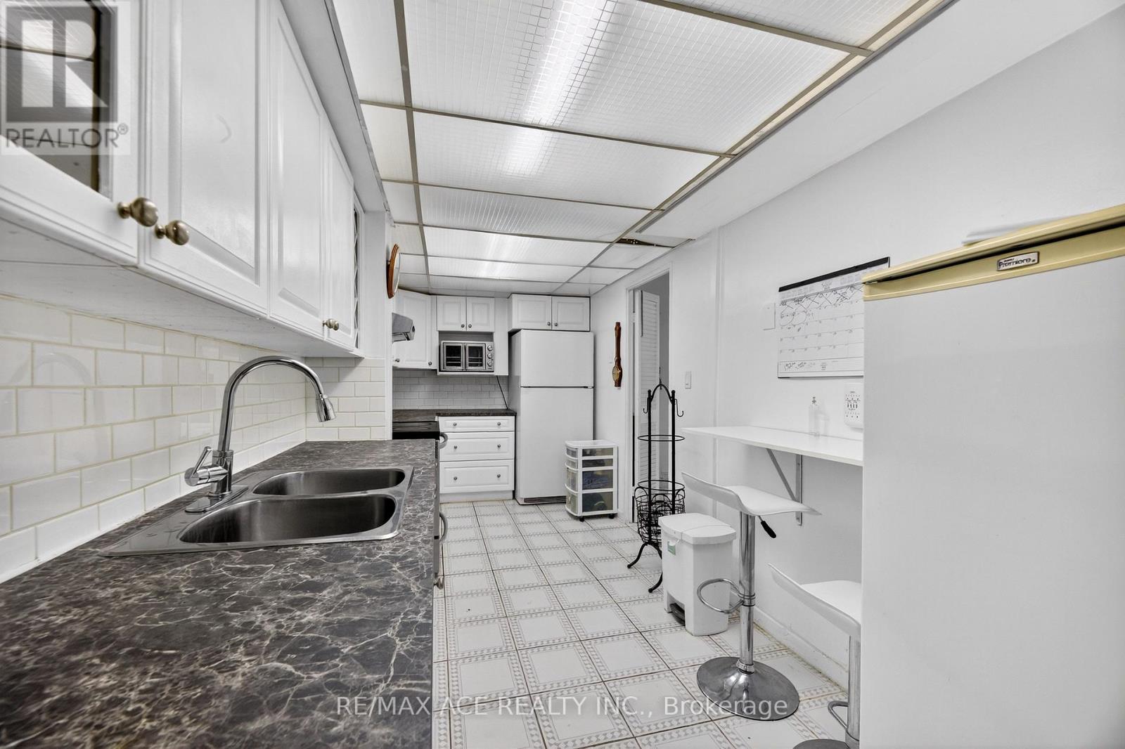 303 - 10 Crescent Town Road, Toronto, Ontario  M4C 5L3 - Photo 11 - E12424763