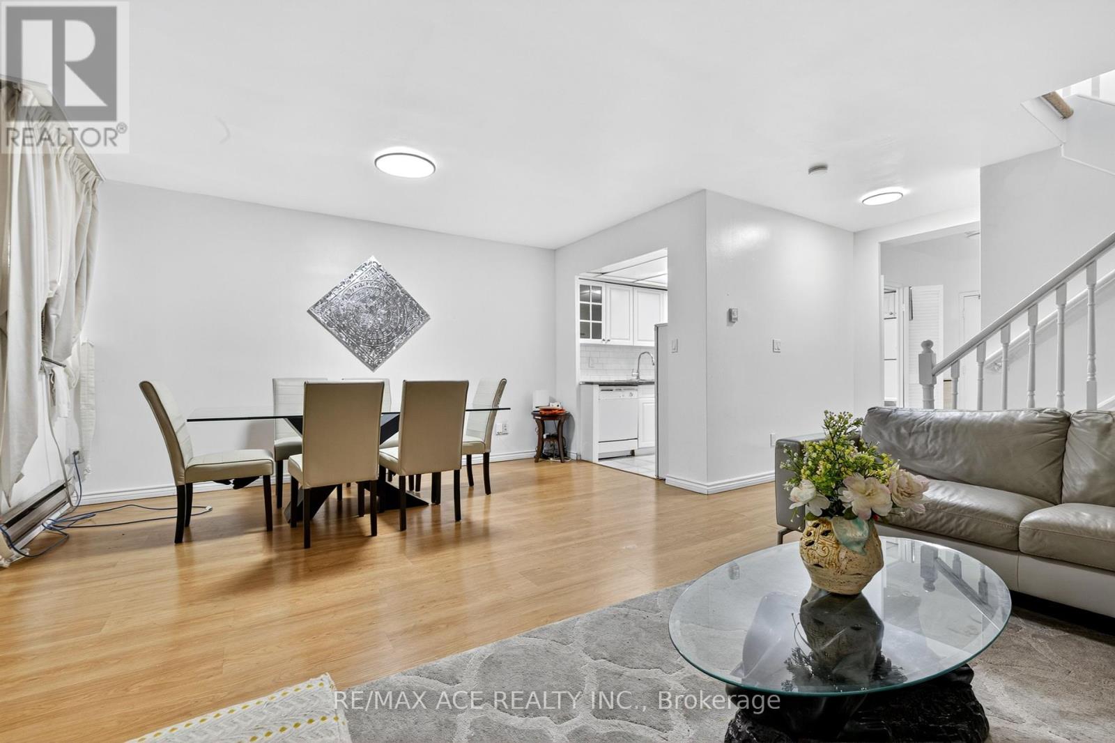 303 - 10 Crescent Town Road, Toronto, Ontario  M4C 5L3 - Photo 16 - E12424763