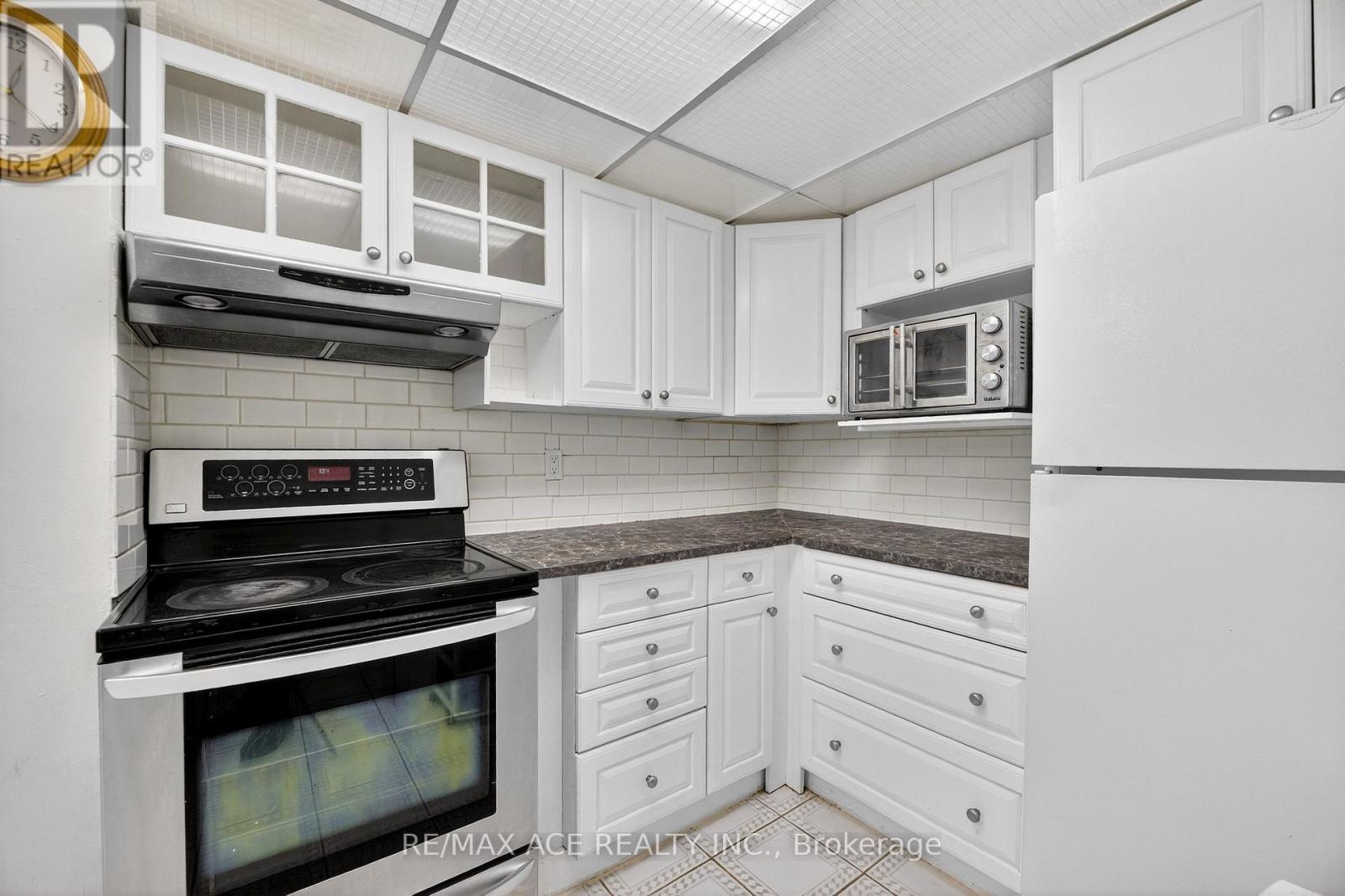 303 - 10 Crescent Town Road, Toronto, Ontario  M4C 5L3 - Photo 7 - E12424763