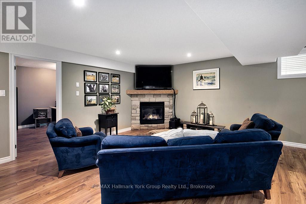 34 Davis Street, Collingwood, Ontario  L9Y 0C8 - Photo 37 - S12297779