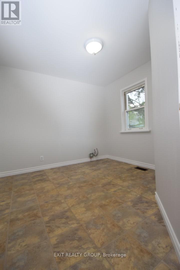 5 Howard Street, Tyendinaga (Tyendinaga Township), Ontario  K0K 3A0 - Photo 17 - X12423893
