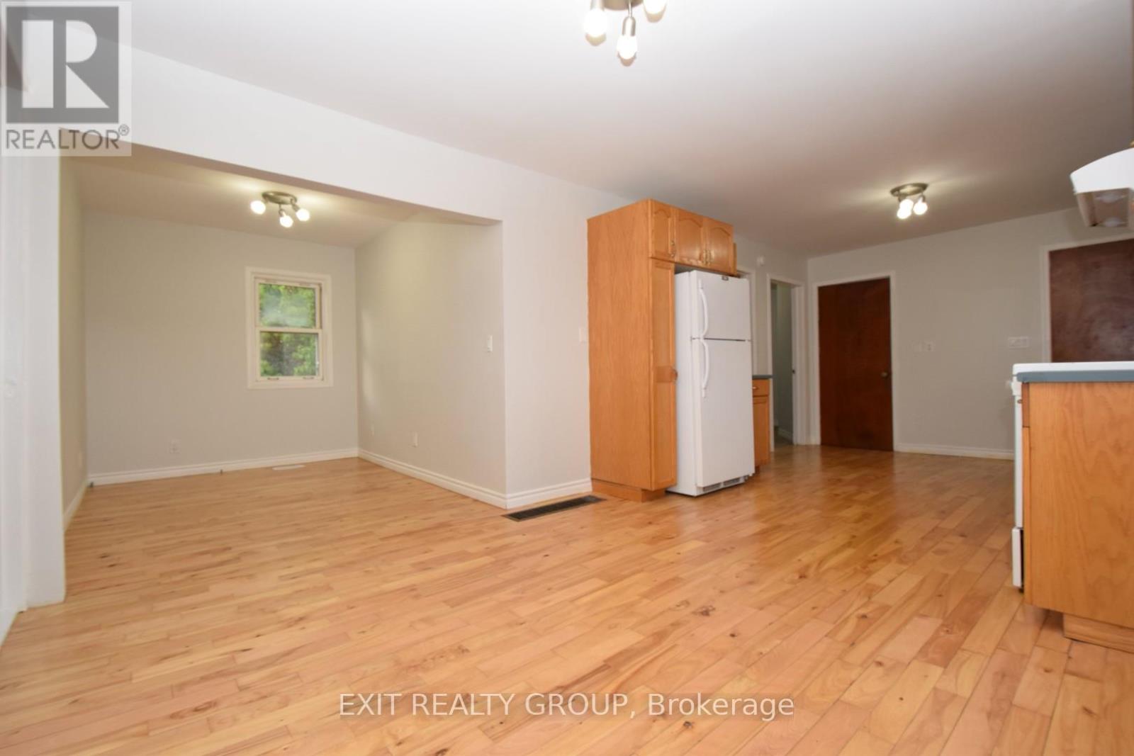5 Howard Street, Tyendinaga (Tyendinaga Township), Ontario  K0K 3A0 - Photo 11 - X12423893