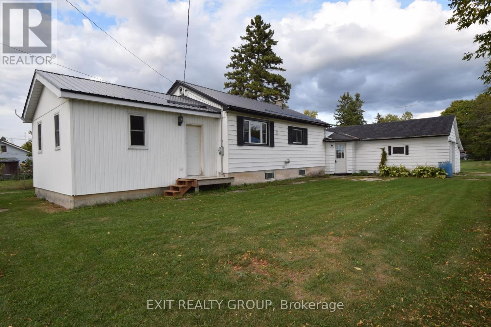 5 Howard Street, Tyendinaga (Tyendinaga Township), Ontario  K0K 3A0 - Photo 1 - X12423893
