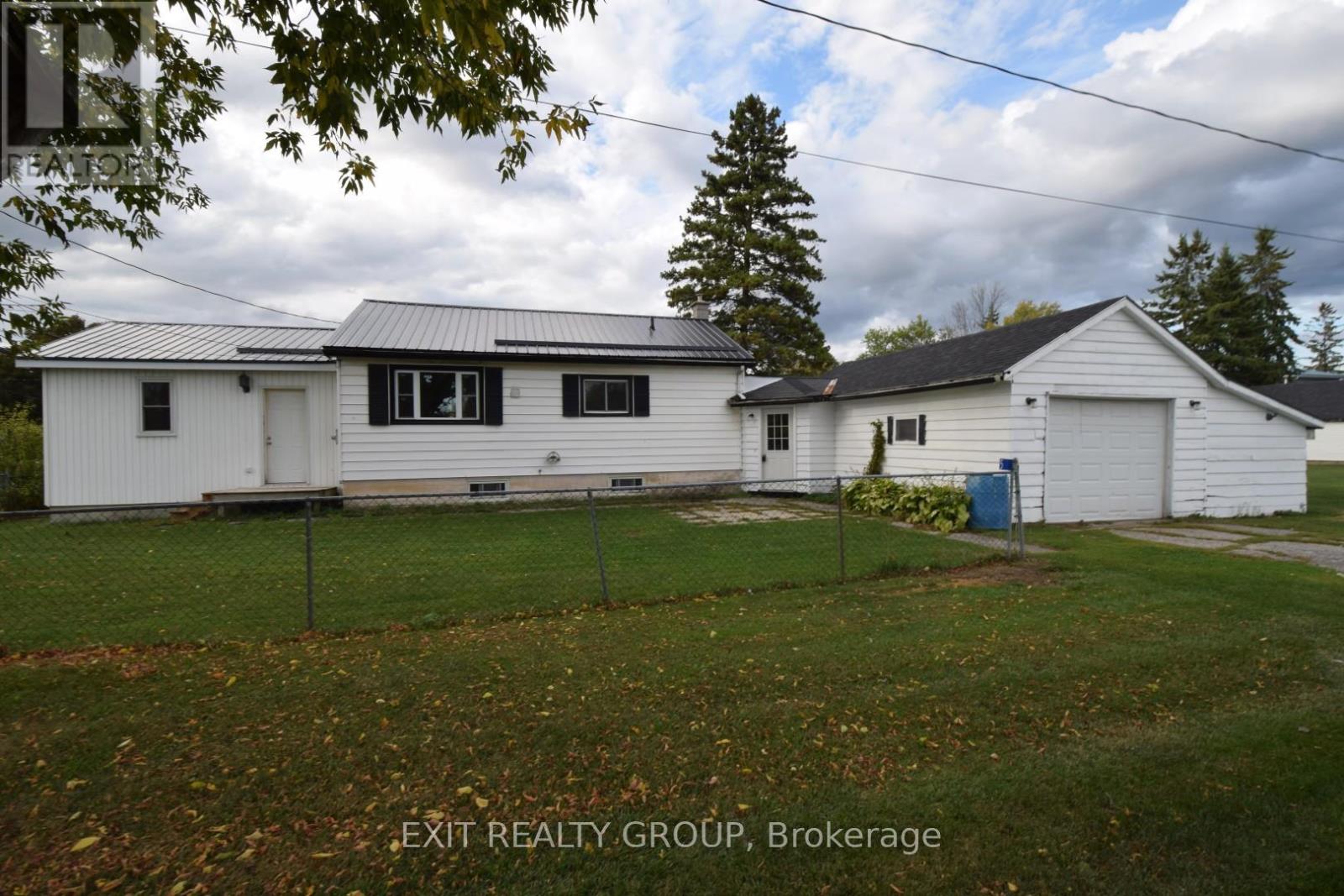 5 Howard Street, Tyendinaga (Tyendinaga Township), Ontario  K0K 3A0 - Photo 2 - X12423893