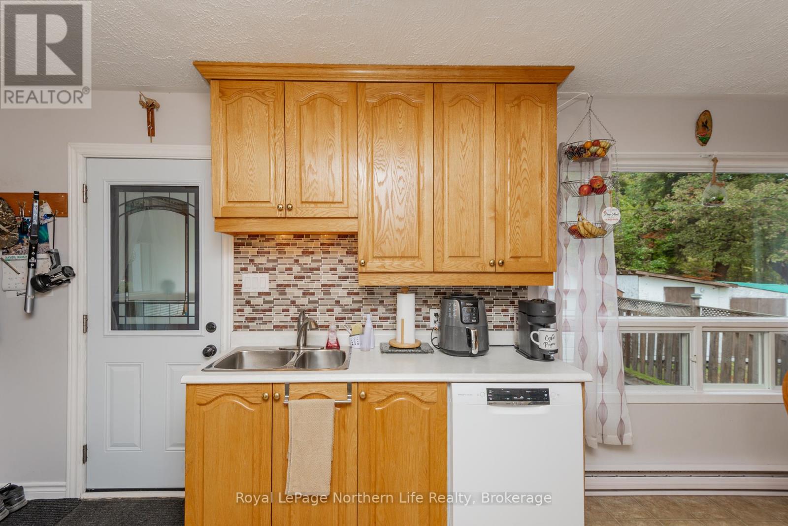 91 Oak Street, Unorganized Townships, Ontario  P0H 2J0 - Photo 14 - X12426242