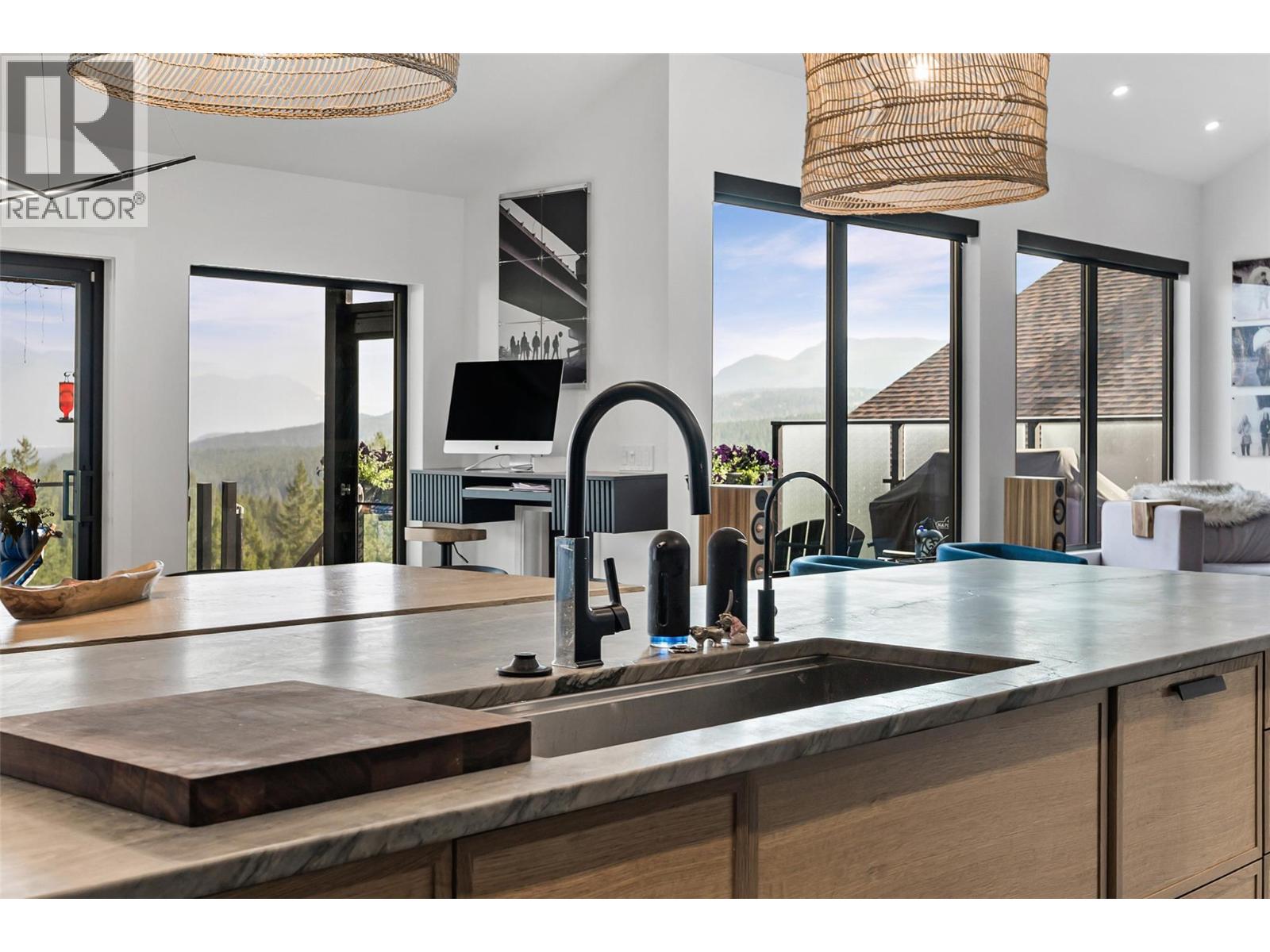 2615 Lakeview Rise, Invermere, British Columbia  V0A 1K6 - Photo 37 - 10363835