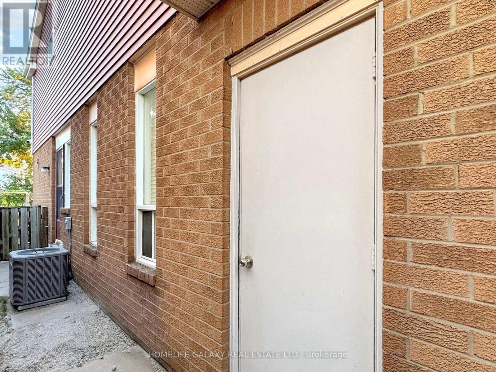 Bsmnt - 12 Oakhaven Drive, Toronto, Ontario M1V 1X9 - Photo 5 - E12415352