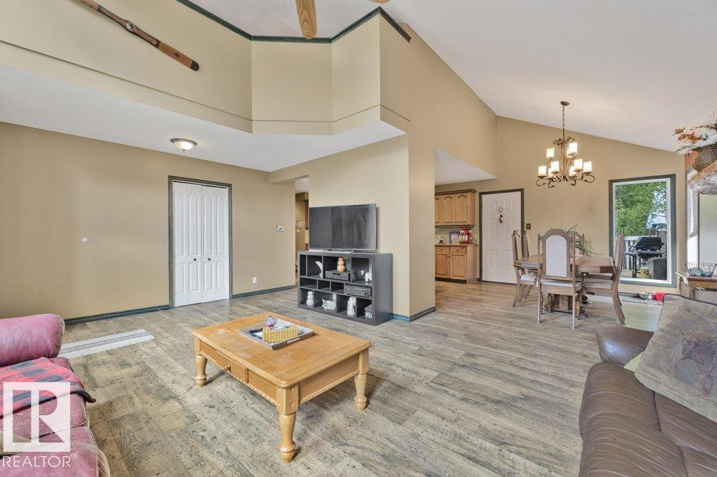 B20 Golden Crescent, Rural Leduc County, Alberta  T0C 2C0 - Photo 12 - E4447726