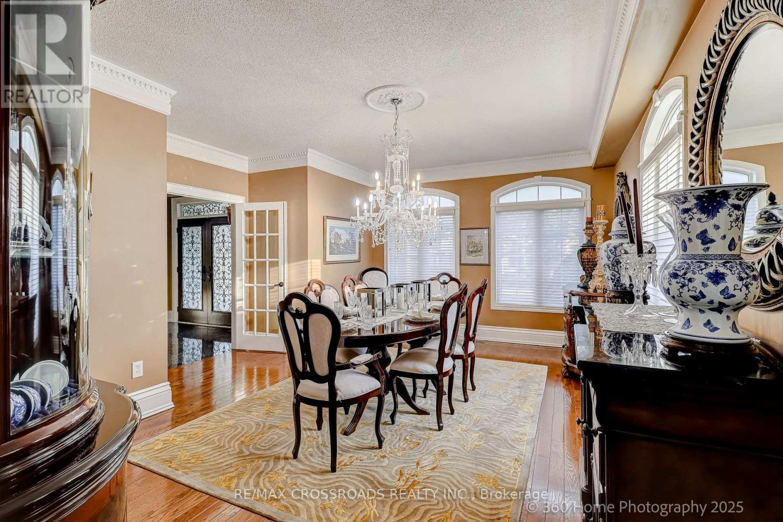 2 Mumberson Court, Markham, Ontario  L6C 1Y4 - Photo 7 - N12415971