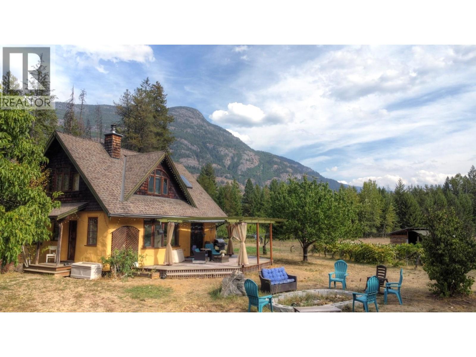 3918 Passmore Upper Road, Passmore, British Columbia