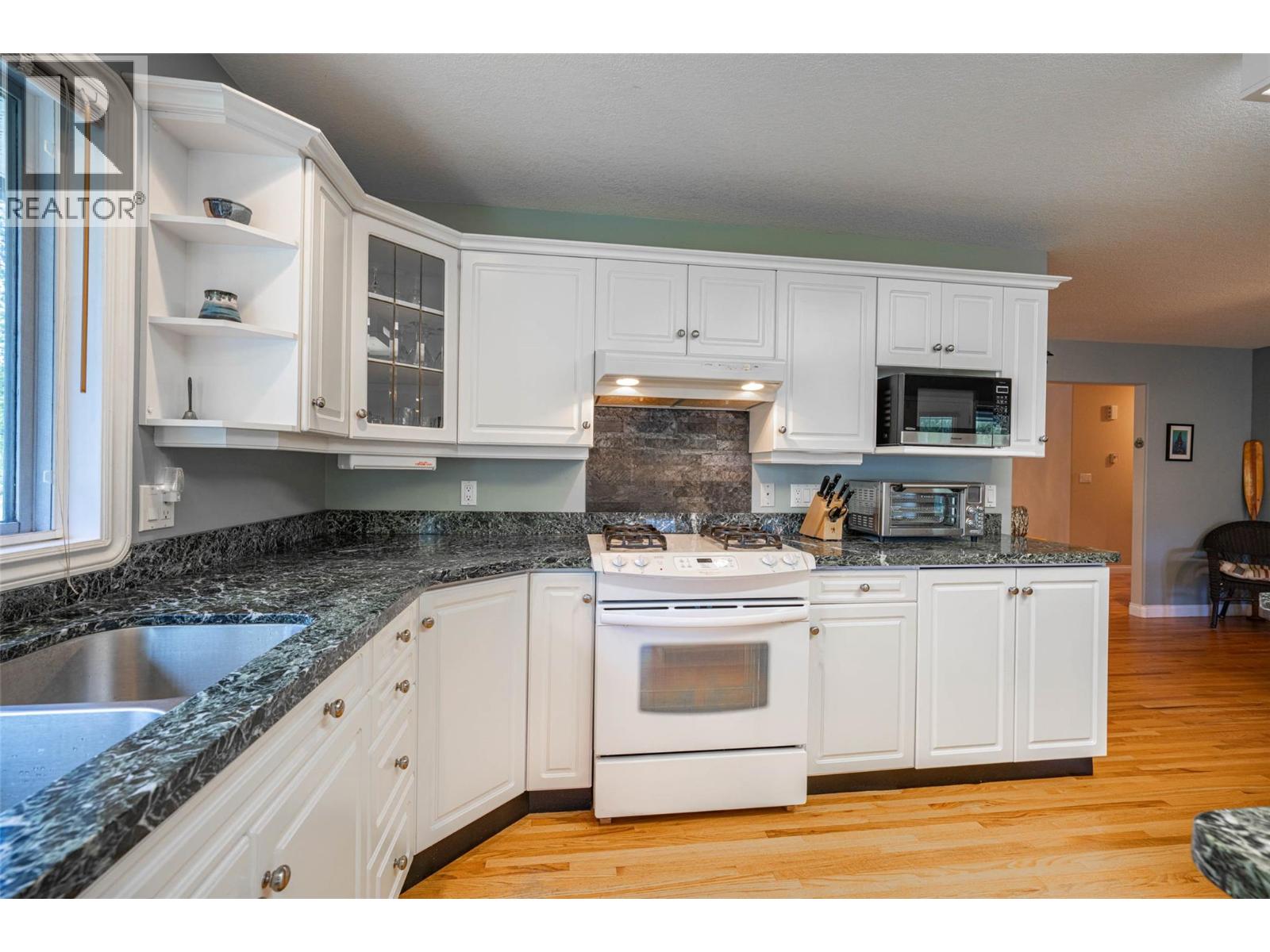 7821 Old Kamloops Road, Vernon, British Columbia  V1H 1W8 - Photo 15 - 10355198