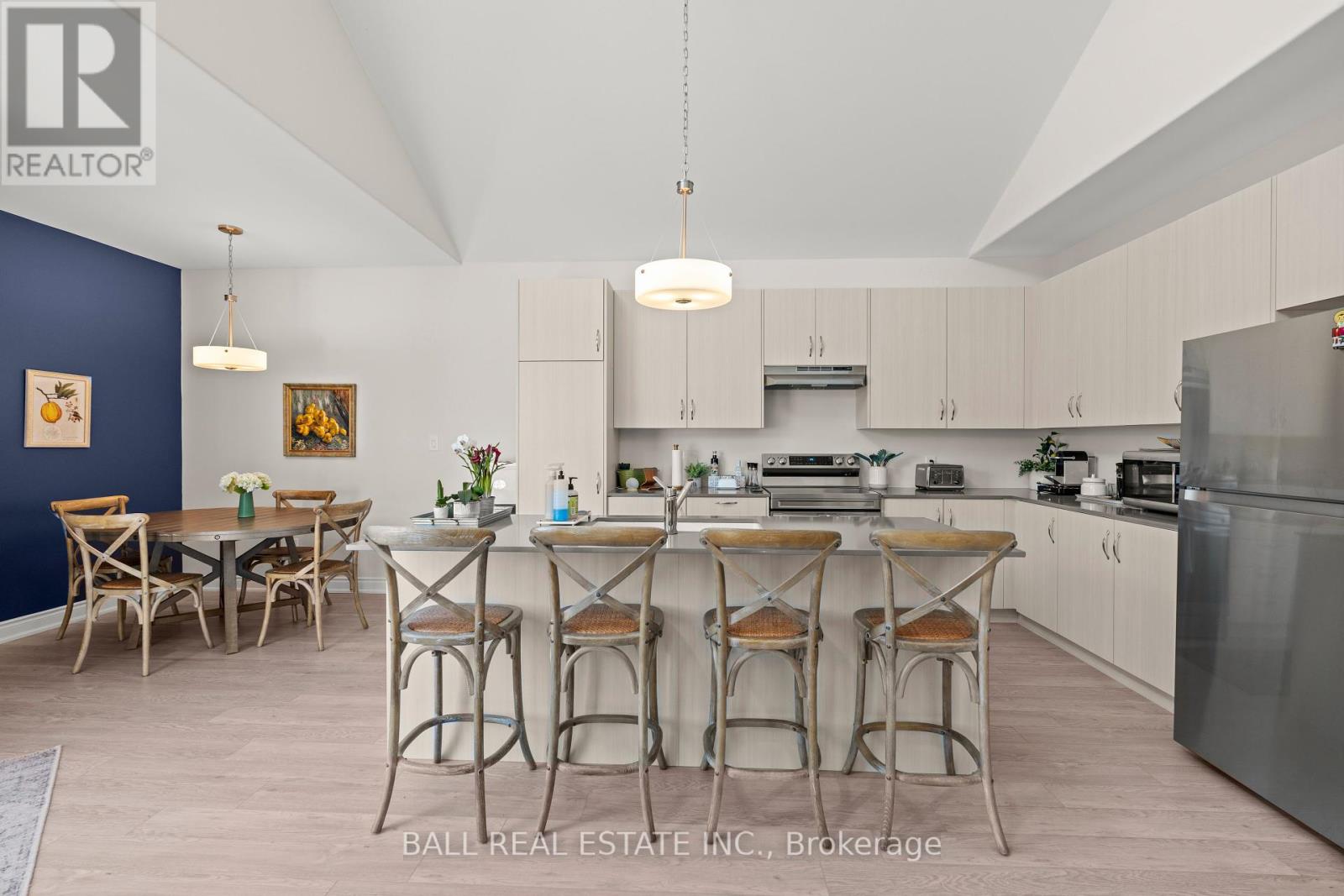 708 Whetstone Lane, Peterborough, Ontario  K9H 0H9 - Photo 5 - X12426350