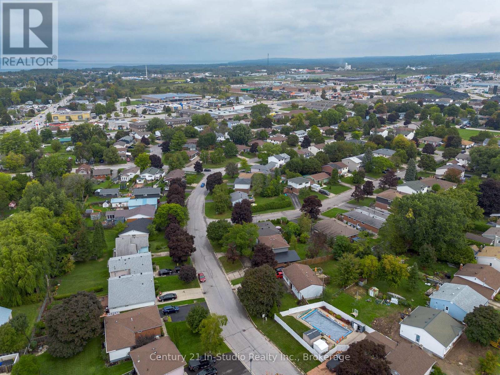 1065 10th Avenue E, Owen Sound, Ontario  N4K 3H9 - Photo 10 - X12426264