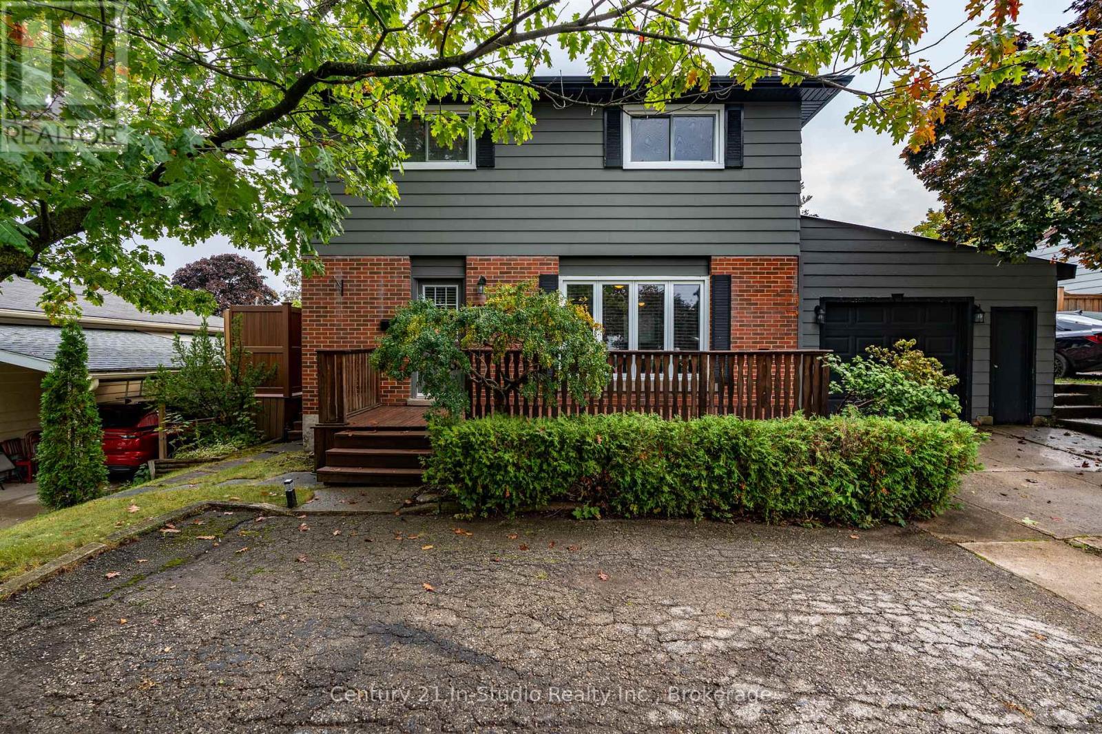 1065 10th Avenue E, Owen Sound, Ontario  N4K 3H9 - Photo 2 - X12426264