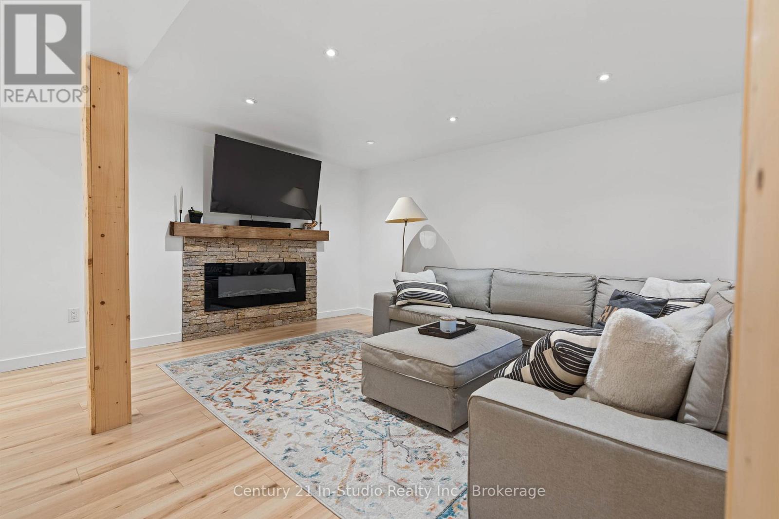 1065 10th Avenue E, Owen Sound, Ontario  N4K 3H9 - Photo 35 - X12426264