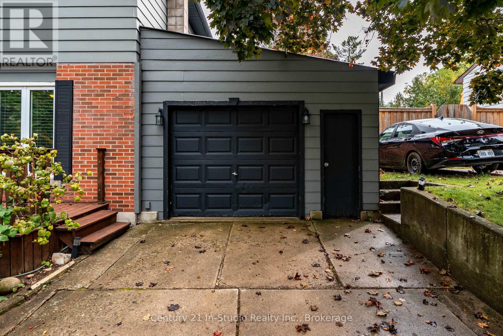 1065 10th Avenue E, Owen Sound, Ontario  N4K 3H9 - Photo 4 - X12426264