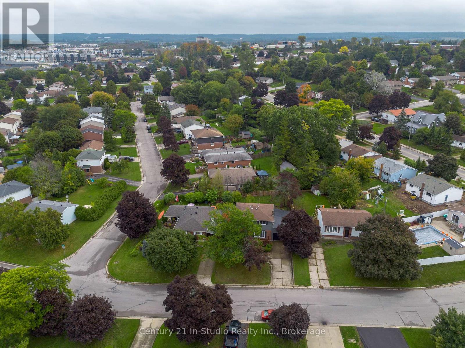 1065 10th Avenue E, Owen Sound, Ontario  N4K 3H9 - Photo 5 - X12426264