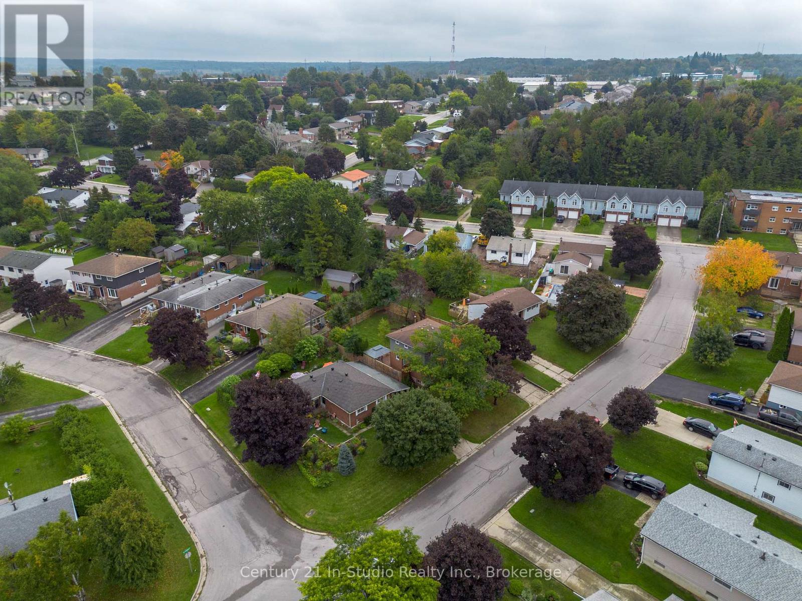 1065 10th Avenue E, Owen Sound, Ontario  N4K 3H9 - Photo 6 - X12426264