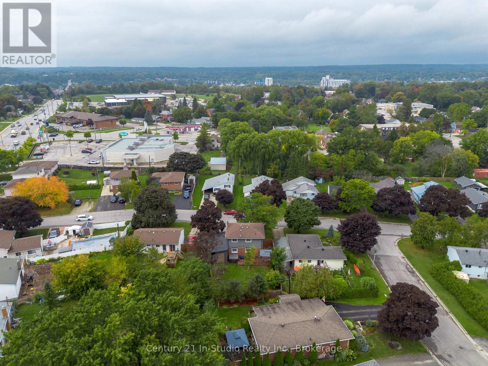 1065 10th Avenue E, Owen Sound, Ontario  N4K 3H9 - Photo 8 - X12426264