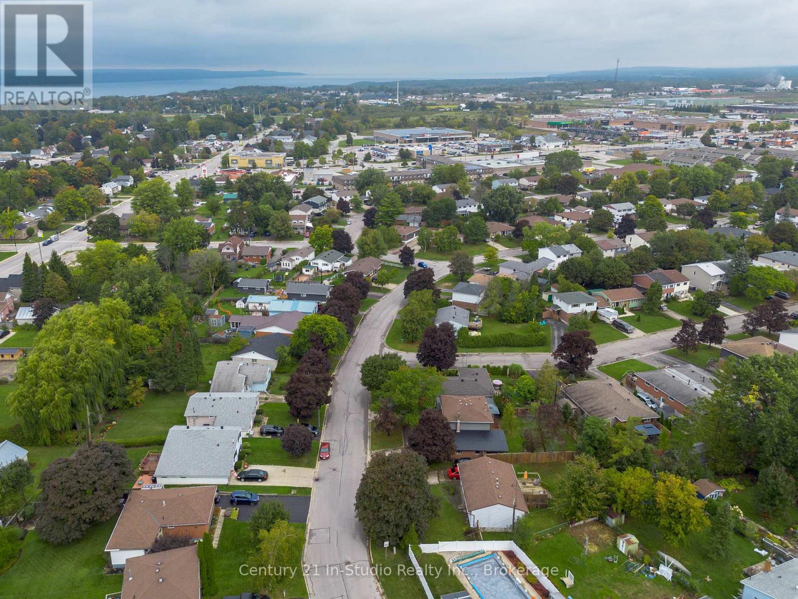 1065 10th Avenue E, Owen Sound, Ontario  N4K 3H9 - Photo 9 - X12426264