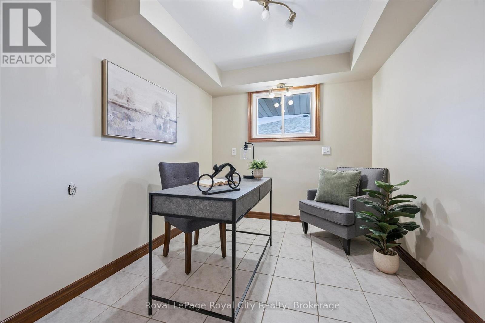 21 Heath Road, Guelph (Junction/onward Willow), Ontario  N1H 6G8 - Photo 14 - X12426284
