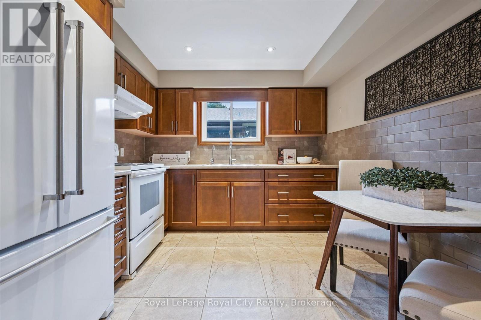 21 Heath Road, Guelph (Junction/onward Willow), Ontario  N1H 6G8 - Photo 16 - X12426284
