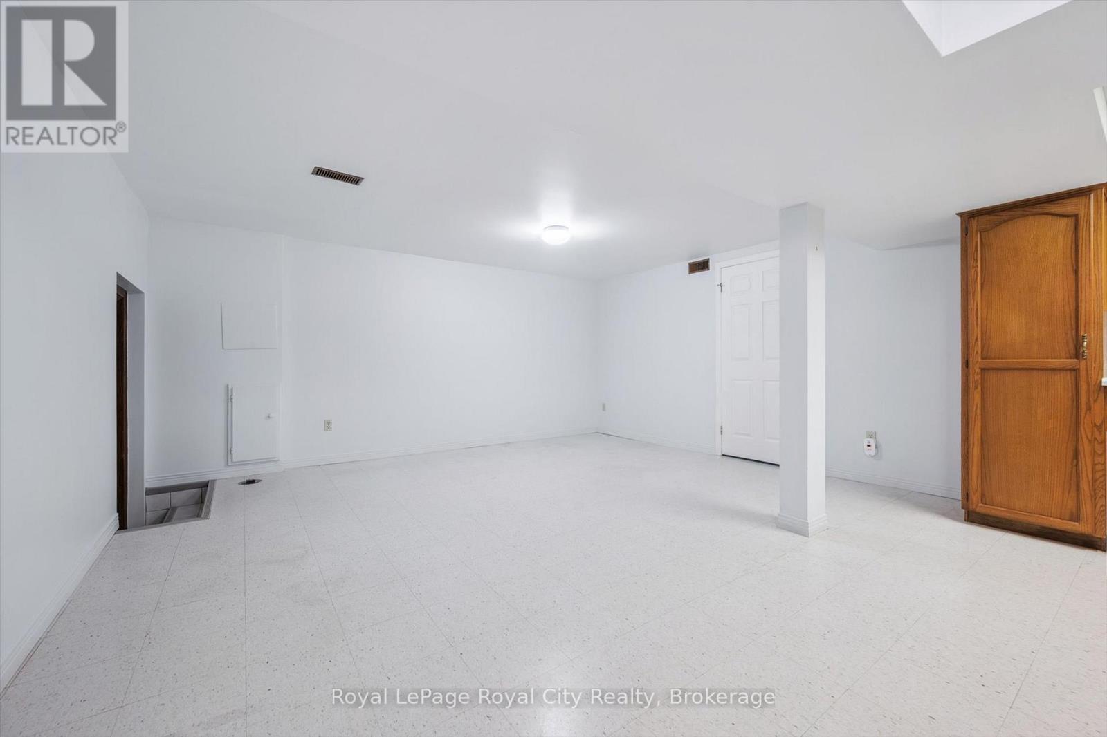 21 Heath Road, Guelph (Junction/onward Willow), Ontario  N1H 6G8 - Photo 26 - X12426284