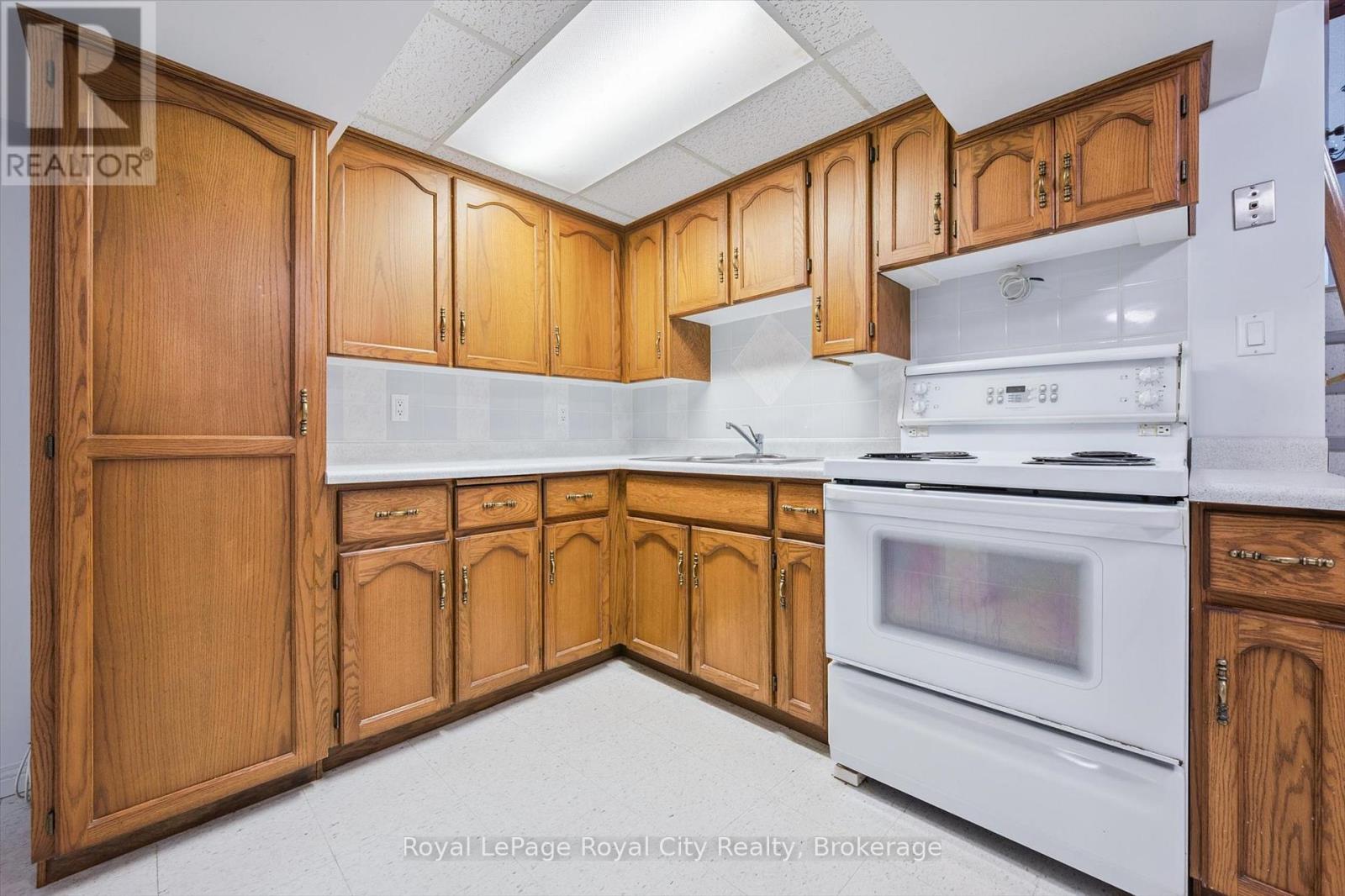 21 Heath Road, Guelph (Junction/onward Willow), Ontario  N1H 6G8 - Photo 29 - X12426284
