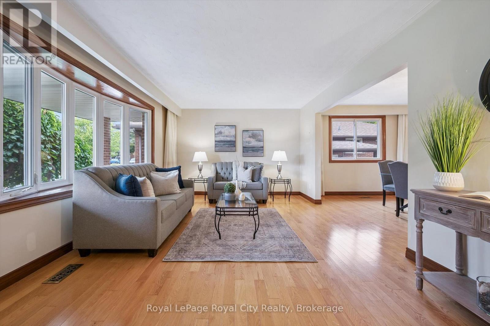21 Heath Road, Guelph (Junction/onward Willow), Ontario  N1H 6G8 - Photo 8 - X12426284