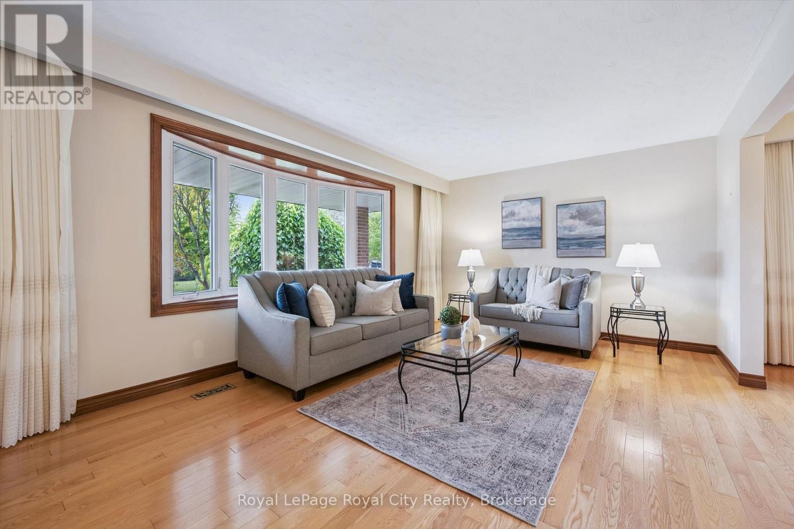 21 Heath Road, Guelph (Junction/onward Willow), Ontario  N1H 6G8 - Photo 9 - X12426284